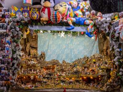 �Mi riempie di gioia soprattutto il clima che si respira durante le festivit� natalizie � confessa l�uomo �, a partire dal presepe che preparo raccogliendo dai boschi le cortecce degli alberi per renderlo ancora pi� realistico...
